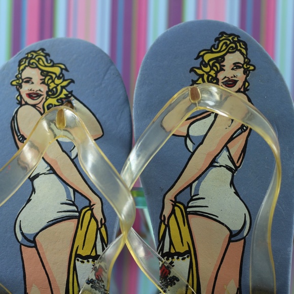 Marilyn Monroe Flip Flops - Picture 2 of 7